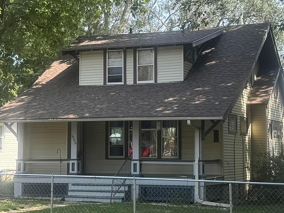 1st image of 1906 Allan St