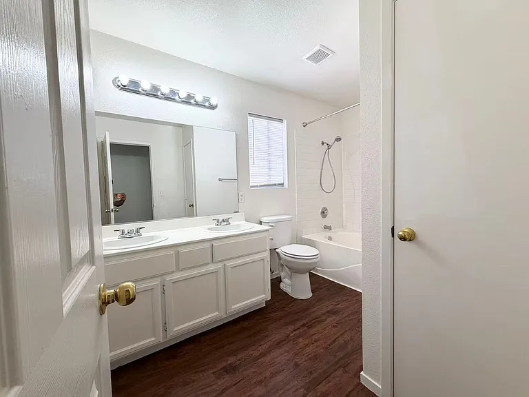 8256 Ten Gallon Ct — Photo 13