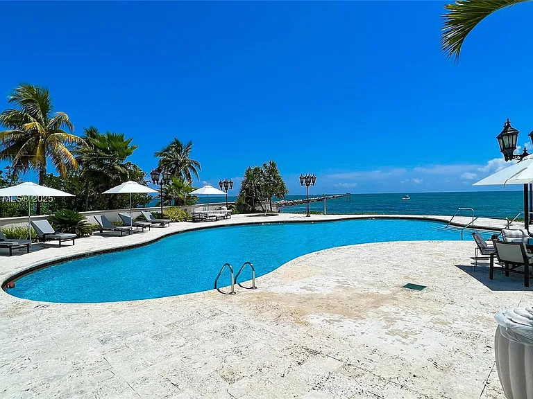 7241 Fisher Island Dr #7241 — Photo 47