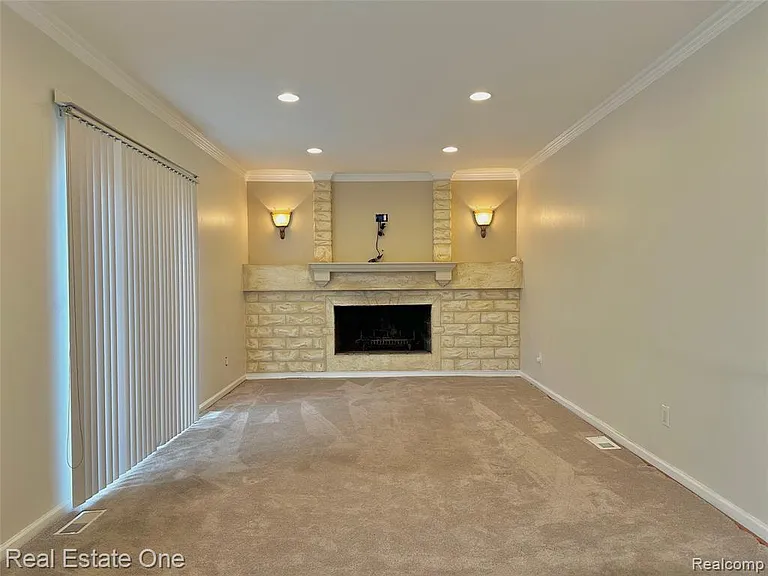 26950 Rochelle St — Photo 6