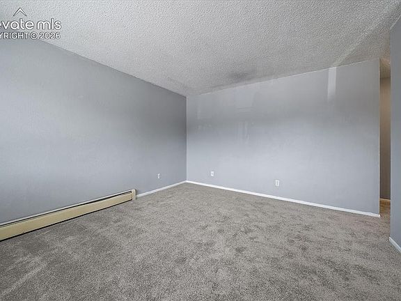 4th image of 325 Bonnie Ct