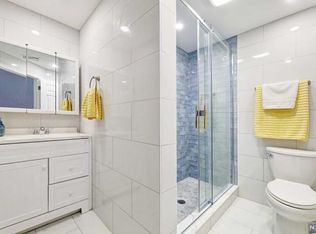 18-22 Engle St #R17, Englewood, NJ 07631