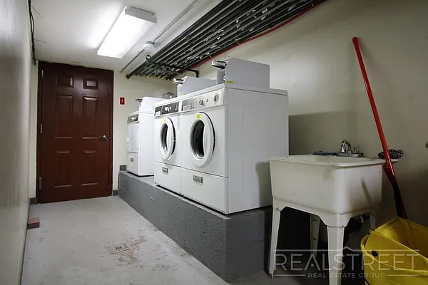 Rented by Real Street Inc | media 9