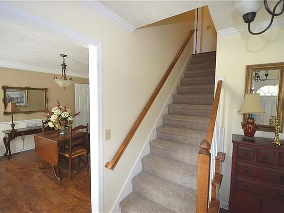 5th image of 619 Lockwood St