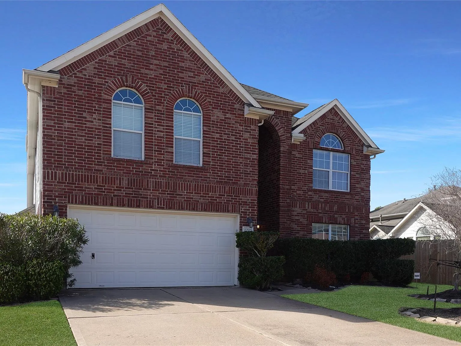 4 bed, 2.5 bath, 2767 sqft, $2,950 — Photo 1