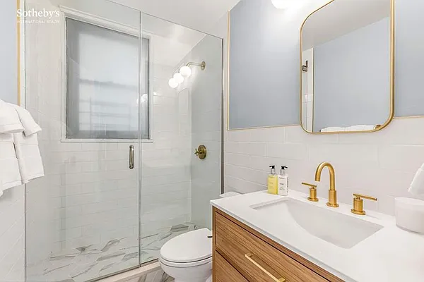 Sold by Sotheby's International Realty | media 6