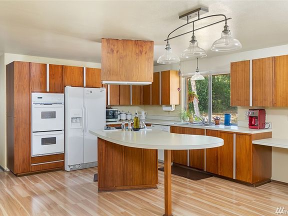 5th image of 7028 Sierra Dr SE