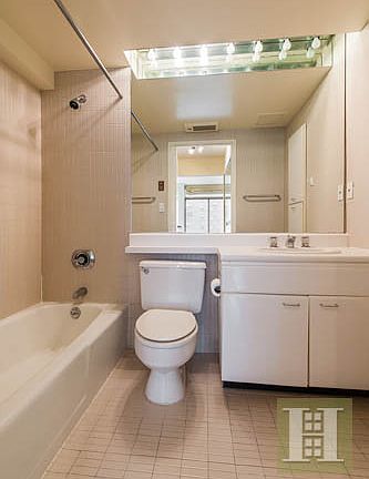 4th image of 400 E 70th St APT 1807