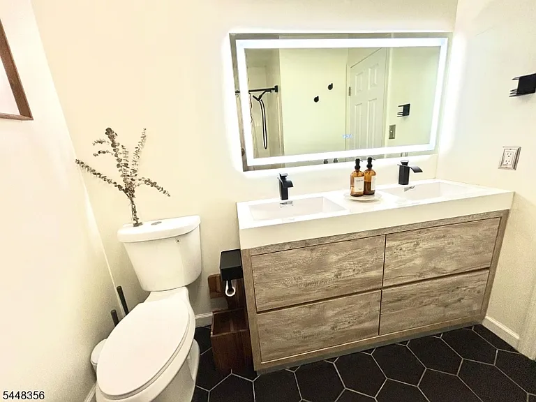 702 Pinehurst Ct #7 — Photo 14