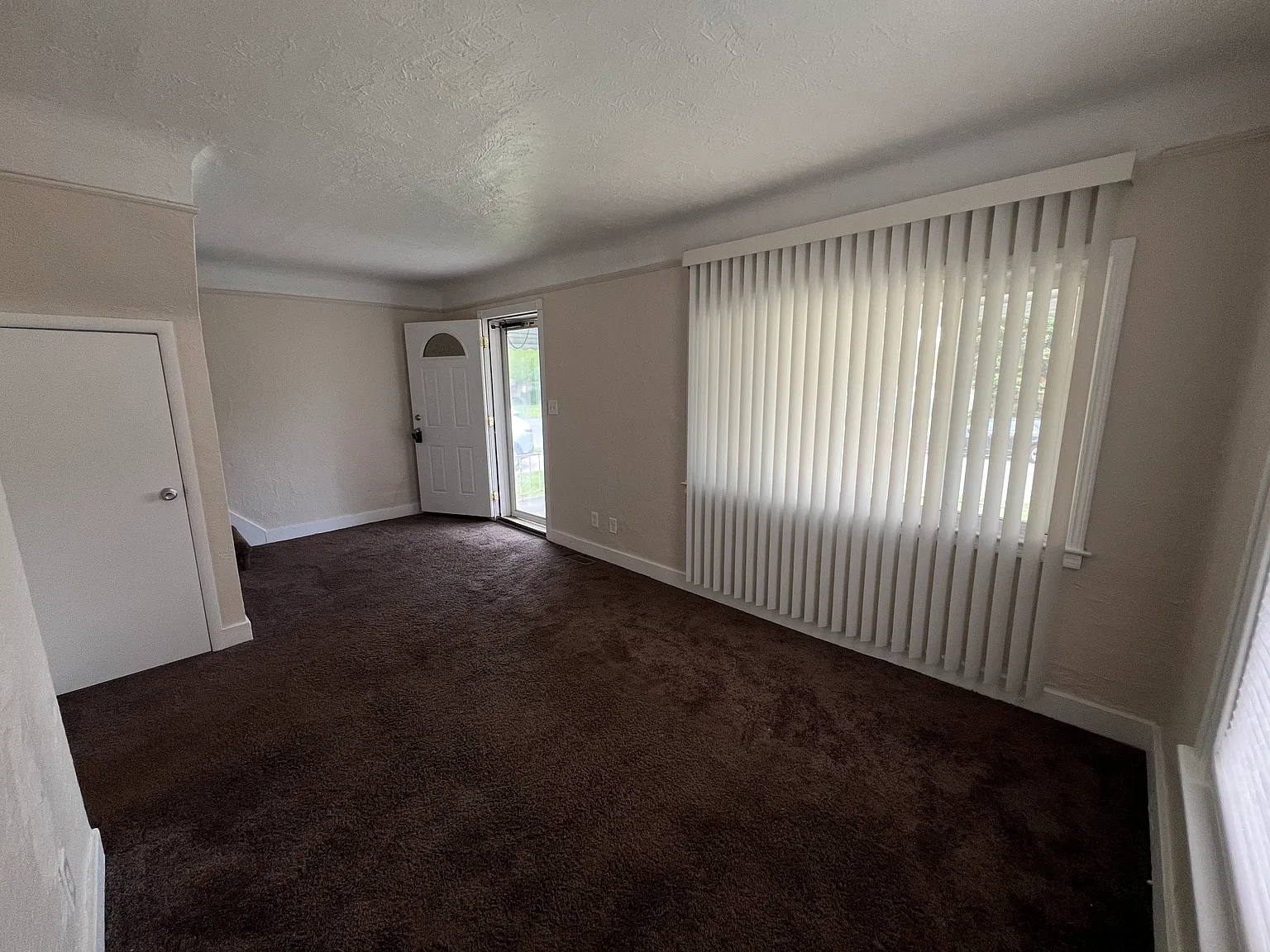 3 bed, $1,350 — Photo 4