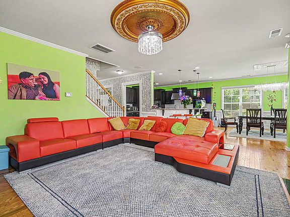 4th image of 9034 Daisy Pl