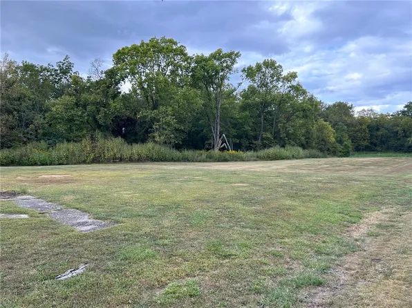 205 N Pine St, Hazel Dell, IL 62428