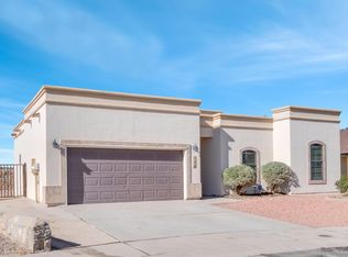 209 Sun View Ln, Horizon City, TX 79928