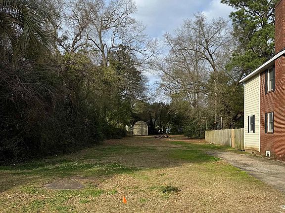 4th image of 1114 Front St.