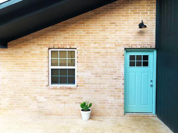 300 W Neil Armstrong Pl, Tishomingo, OK 73460