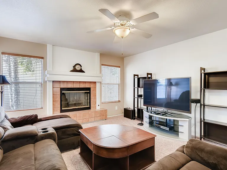 1409 Silk Tassel Dr — Photo 5