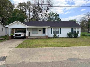 807 W 10th St, Stuttgart, AR 72160