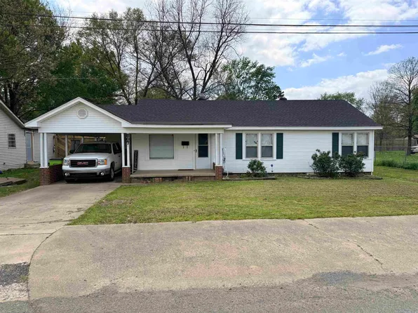 807 W 10th St, Stuttgart, AR 72160