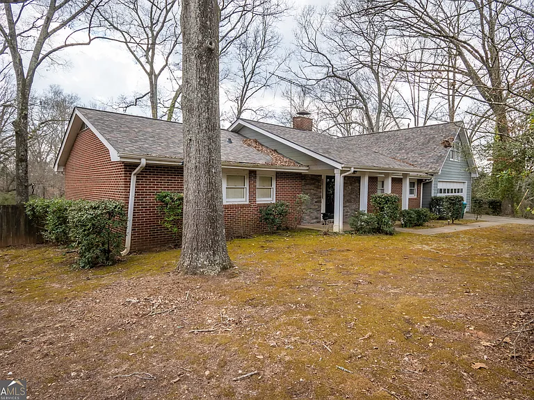 1380 Chestnut Hill Rd — Photo 5