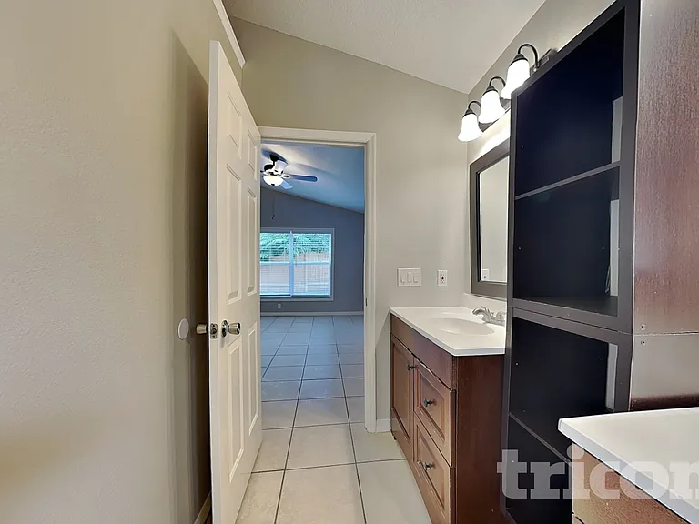 2517 Clareside Dr — Photo 12