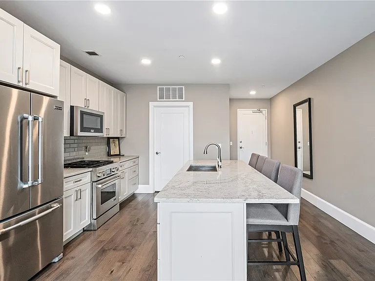 350 Oliver Ave #1303 — Photo 9