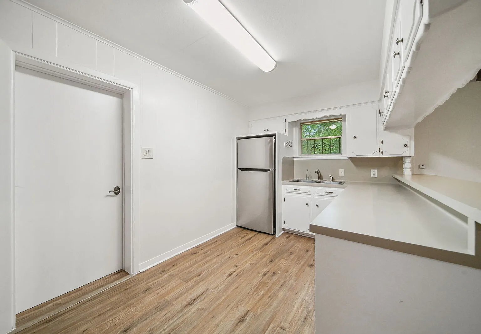 3 bed, 1.0 bath, 1850 sqft, $1,500 — Photo 4