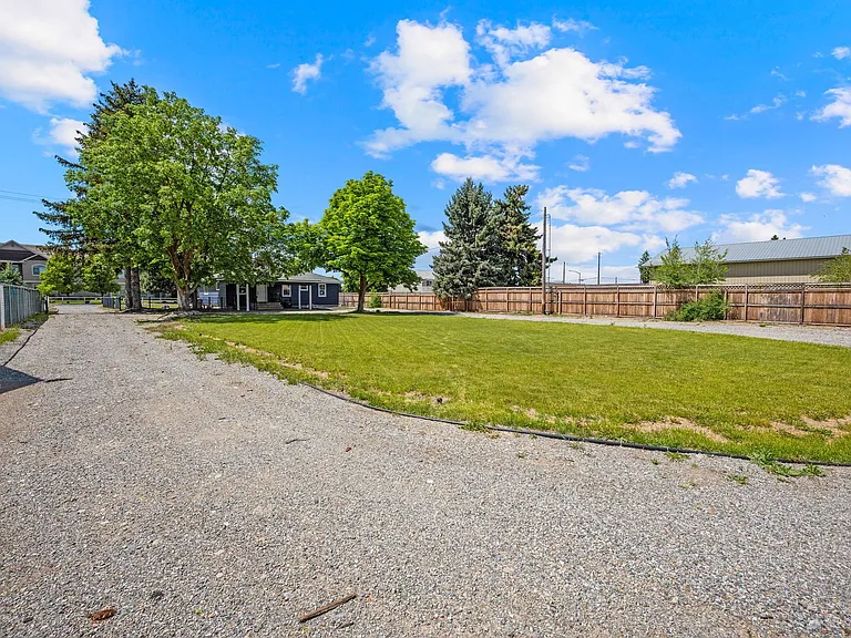 7904 N Crestline St — Photo 46