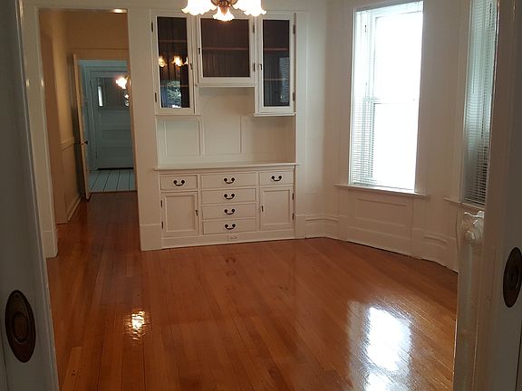 3rd image of 115 S Maple Ave #2