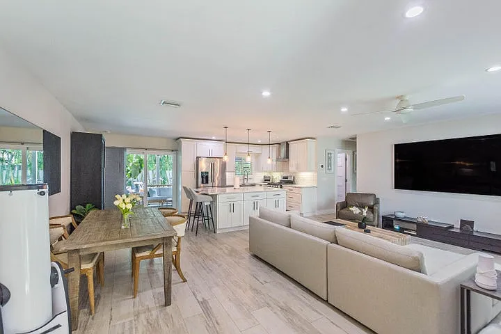 3 bed, 1367 sqft, $6,500 — Photo 4