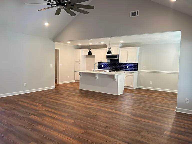 7467 Hanford Dr — Photo 4