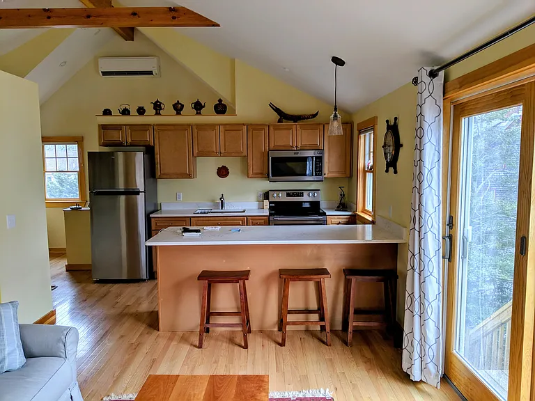 157 W Spring St — Photo 1