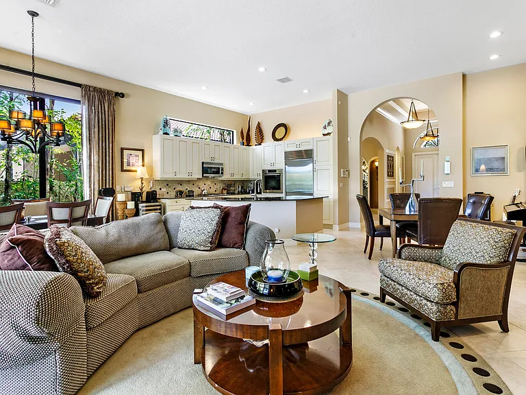 6700 Fox Hollow Dr — Photo 7