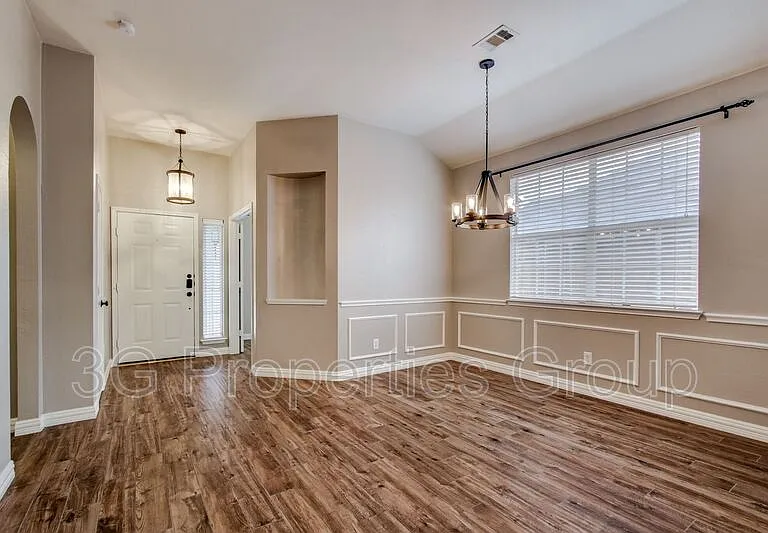 4516 Highridge Dr — Photo 8