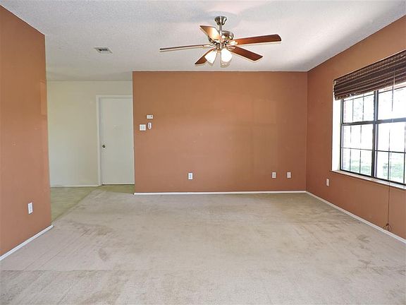 5th image of 521 Cattle Dr
