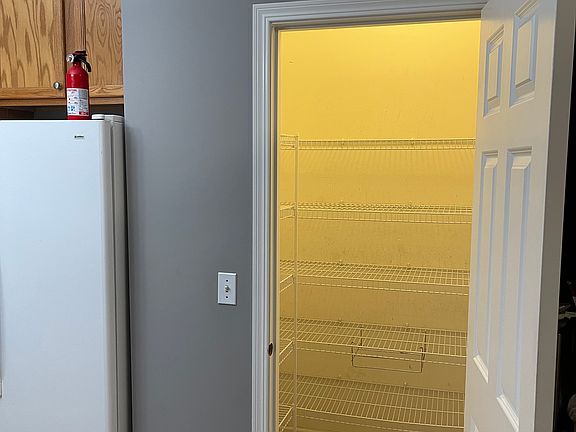 3rd image of 3338 Worthington Ln