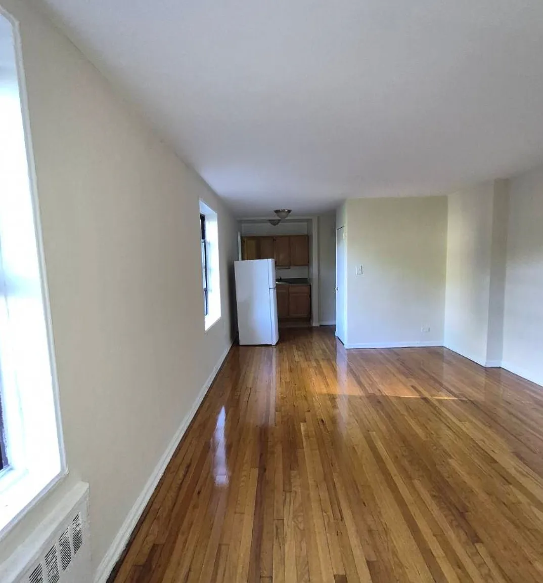 Studio, 650 sqft, $1,925 — Photo 1