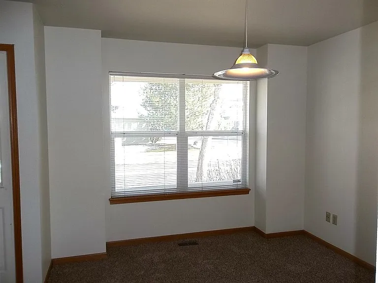 3425 Red Mountain Dr — Photo 5