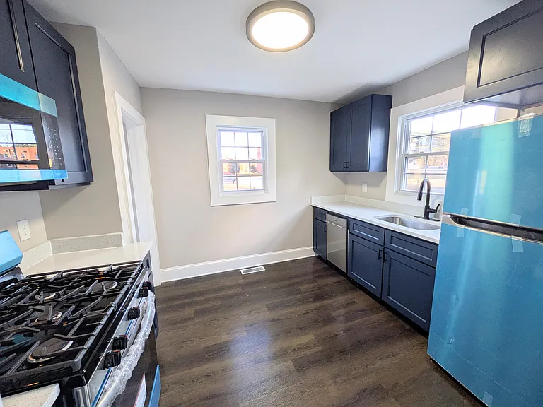 228 Glen Ave — Photo 10