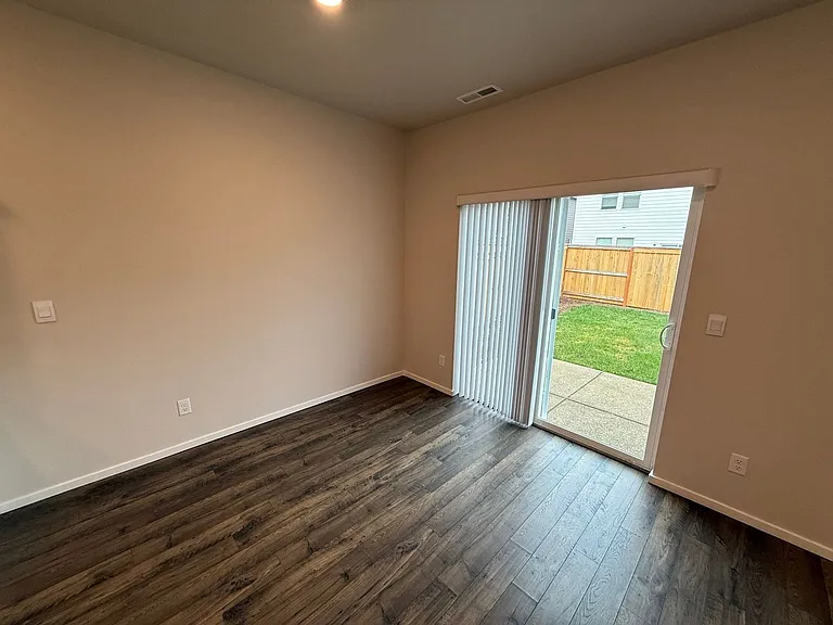4833 Thyme Ave NE — Photo 6