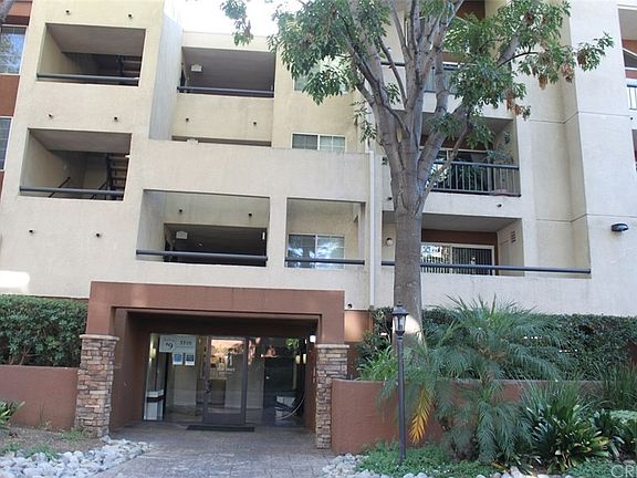 3rd image of 5510 Owensmouth Ave APT 131