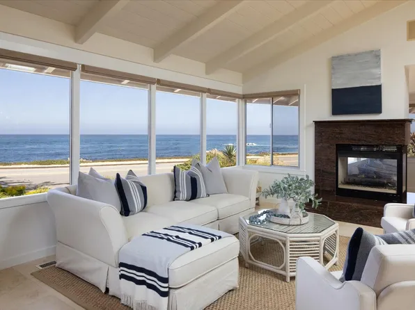 1209 Ocean View Blvd, Pacific Grove, CA 93950