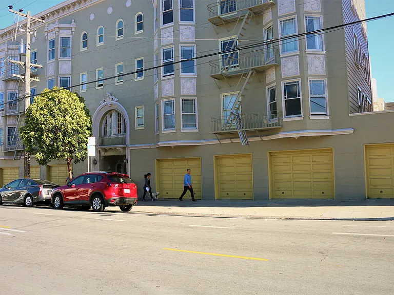 1401 Grove St #6 — Photo 17