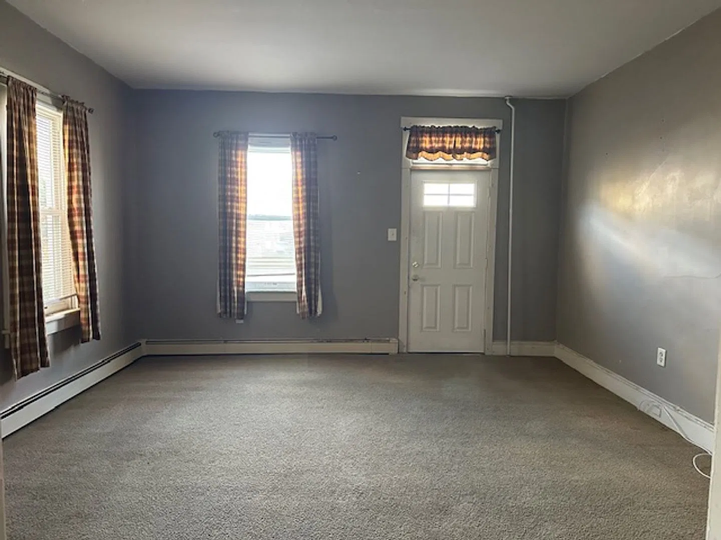 Charming 3-bedroom, 1.5-bath home in Millersburg School District! — Photo 2