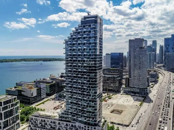 16 Bonnycastle St #1211, Toronto, ON M5A 0C9