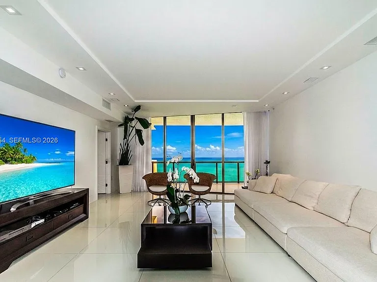 16275 Collins Ave #XX01 — Photo 9