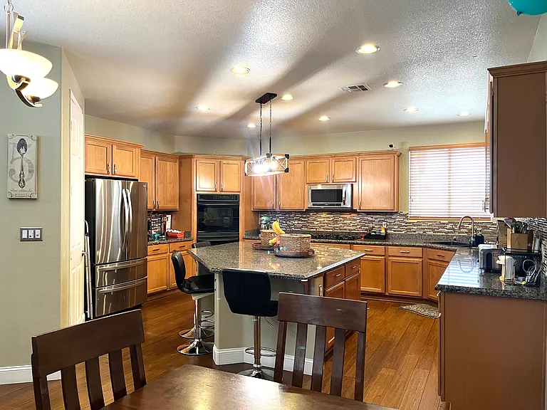7729 Villa Gabriela Ave #B — Photo 14