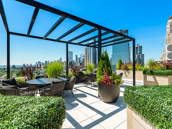 5th image of 375 Dean St #433