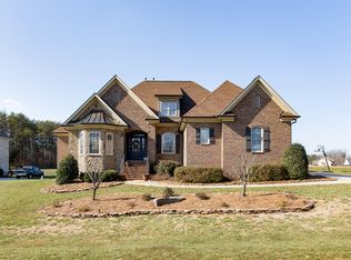 8812 Sawtooth Ct, Kernersville, NC 27284