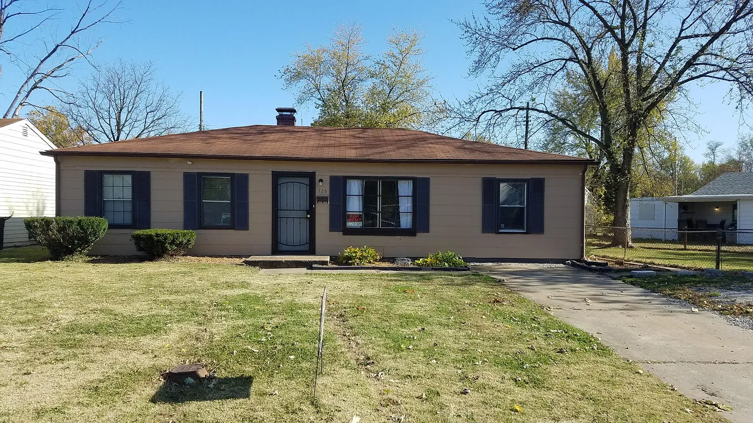 726 Saint Paul Dr photo 1