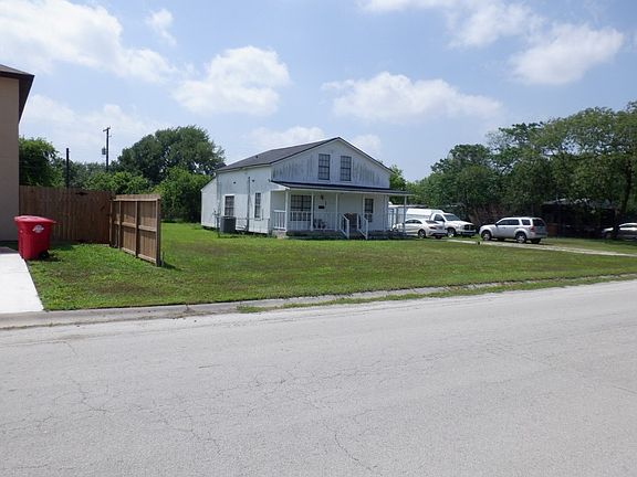 3rd image of 106 E Avenue E
